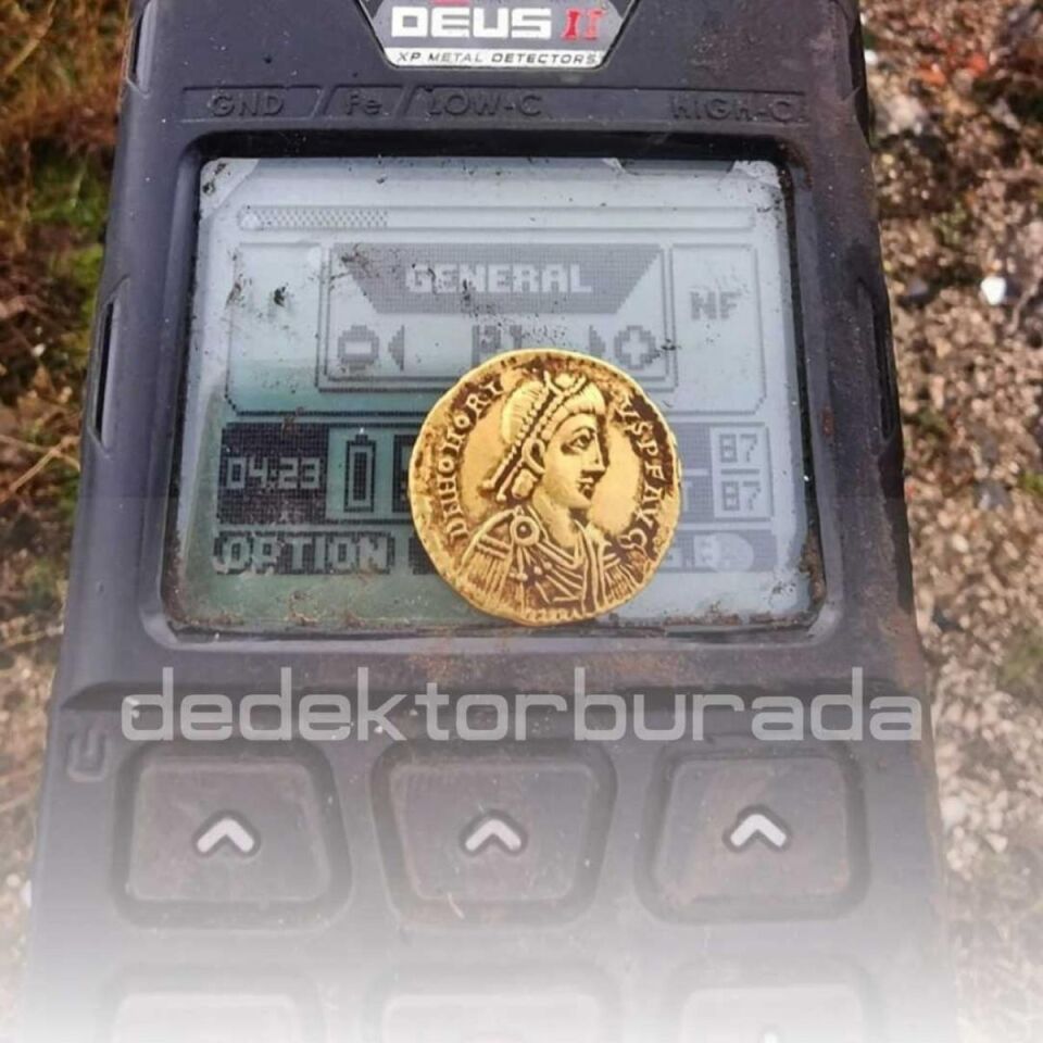 XP Deus 2 Dedektör - 22,5cm FMF Başlık, Ana Kontrol Ünitesi