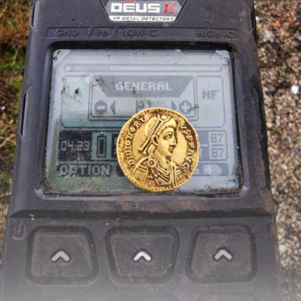 XP Deus 2 Dedektör - 28cm FMF Başlık, Ana Kontrol Ünitesi