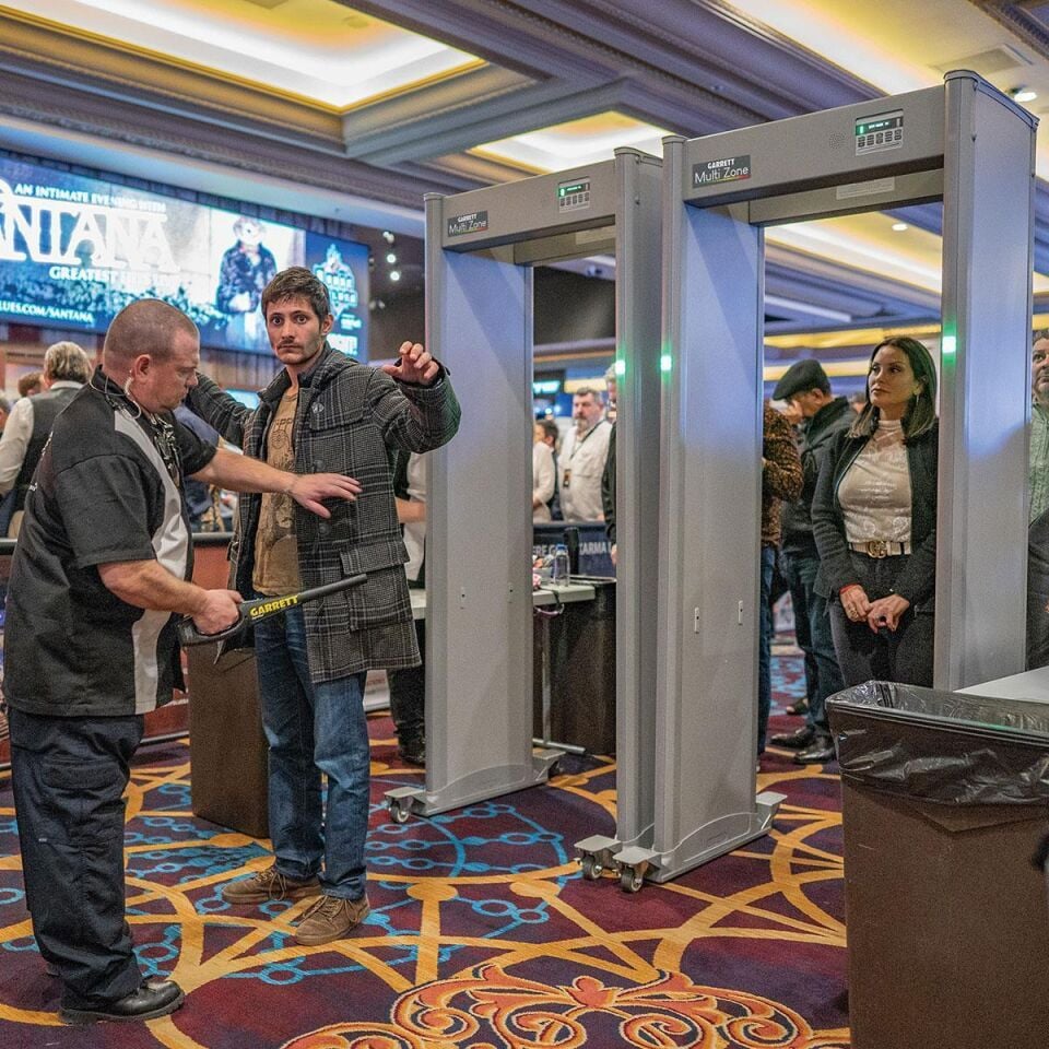 Multi Zone™ (MZ 6100) Kapı Tipi Metal Dedektörü